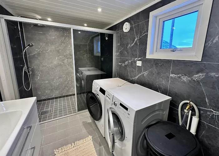 Panorama Valley Lofoten בית נופש *