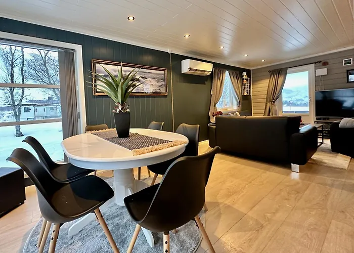 Panorama Valley Lofoten בית נופש *